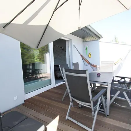 Strandnahes Haus, Balkon, Gratis Nutzung Vom Ahoi Erlebnisbad Und Sauna In Sellin- Playa *